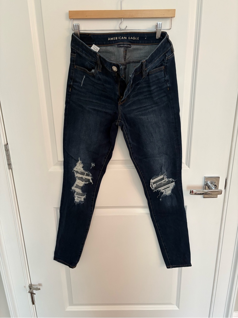 American Eagle Outfitters Women's Dark Wash Ripped Skinny Jeans